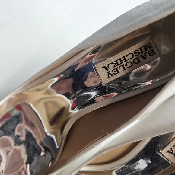 Badgley Mischka Women's Cher Pump - WHITE - Picture 2 of 7